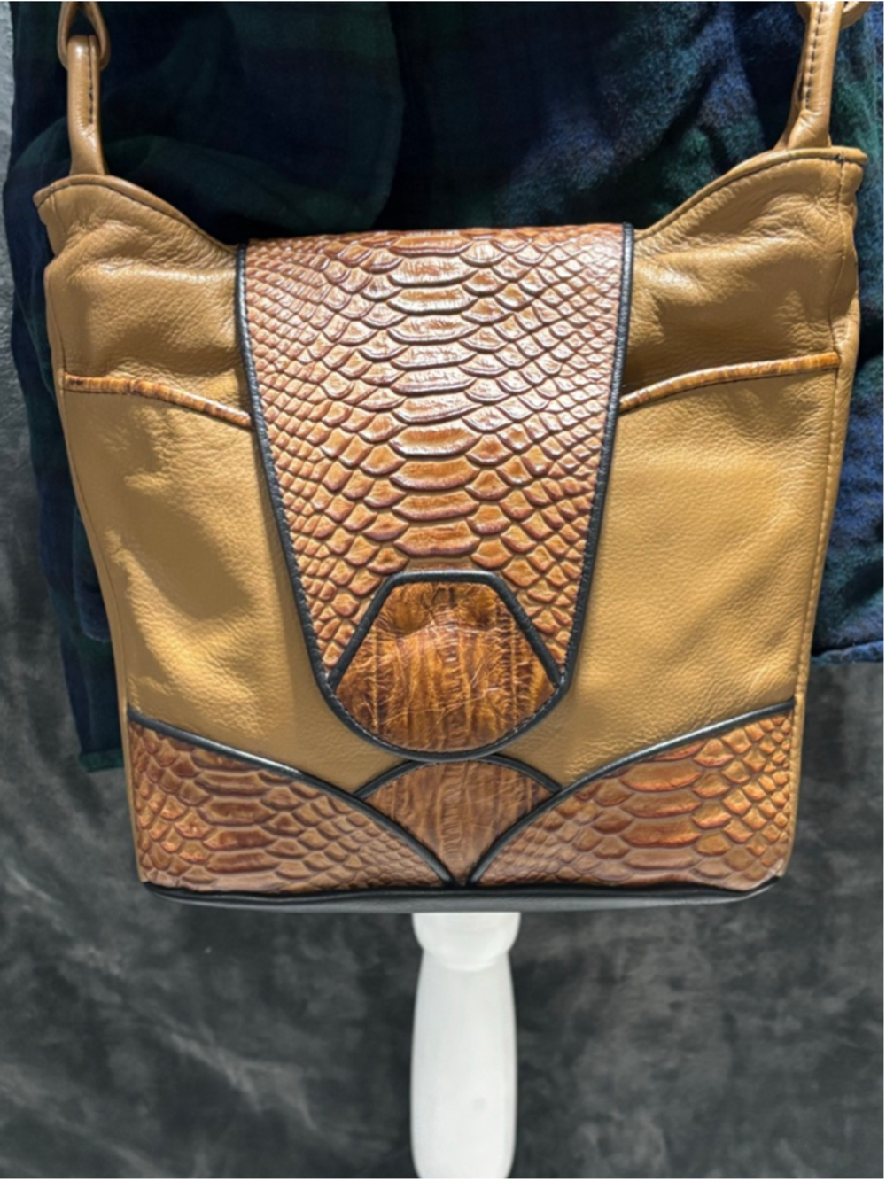 Vintage D'Onofrio Handcrafted Leather Earthy Croc Embossed Crossbody Bag